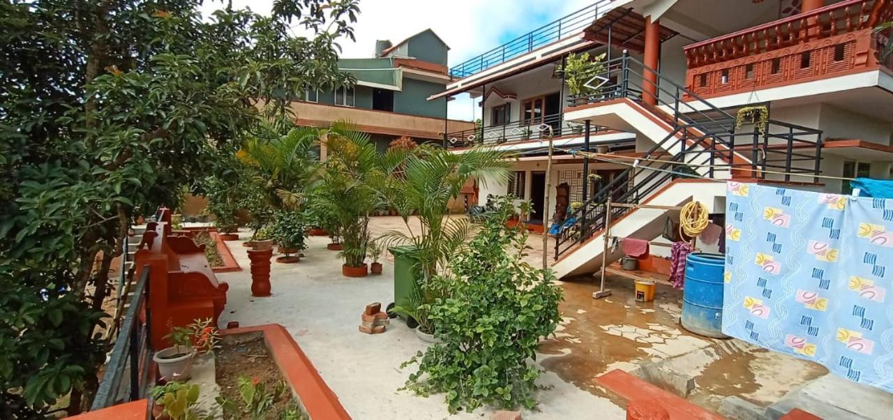 מדיקרי Coorg Girinivas Homestay 102 מראה חיצוני תמונה