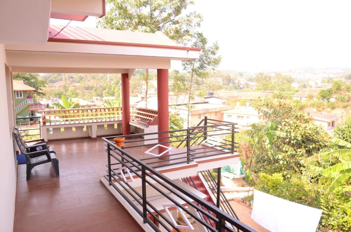מדיקרי Coorg Girinivas Homestay 102 מראה חיצוני תמונה