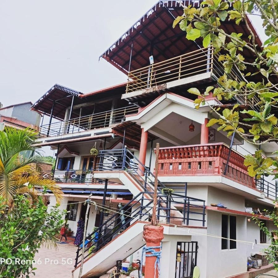 מדיקרי Coorg Girinivas Homestay 102 מראה חיצוני תמונה